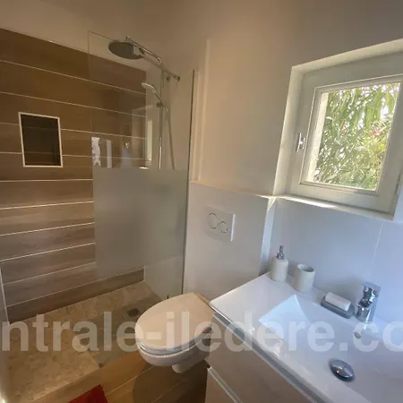 度假居 Des Peupliers 拉弗洛特